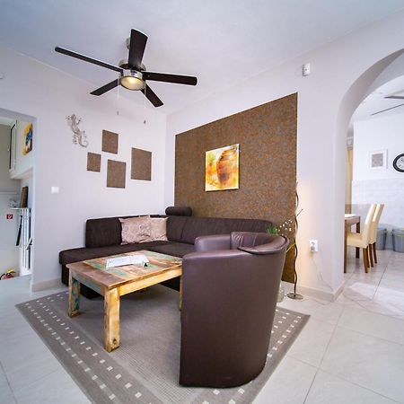 Villa Riva Barbat na Rabu ภายนอก รูปภาพ
